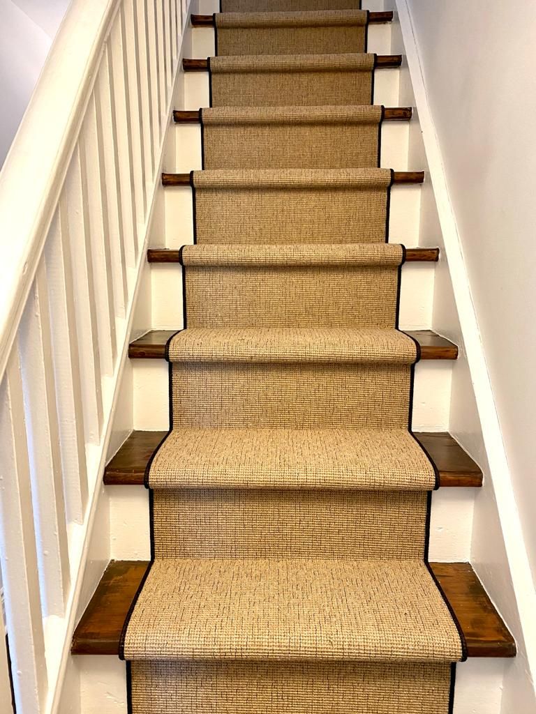 Sisal-look runner with border